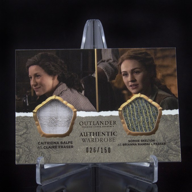 DM06 - Caitriona Balfe as Claire Fraser and Sophie Skelton as Brianna Randall Fraser